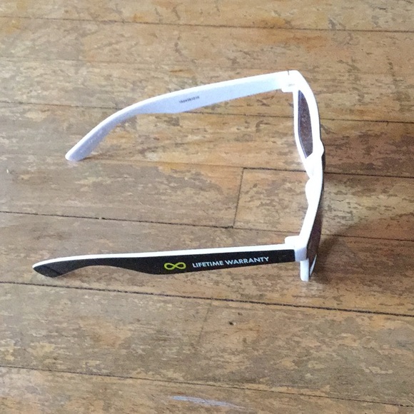 Saris sunglasses - Picture 4 of 8